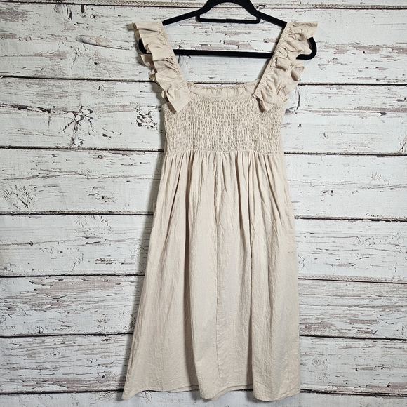 Cupshe ruffle button dress - Picture 5 of 9